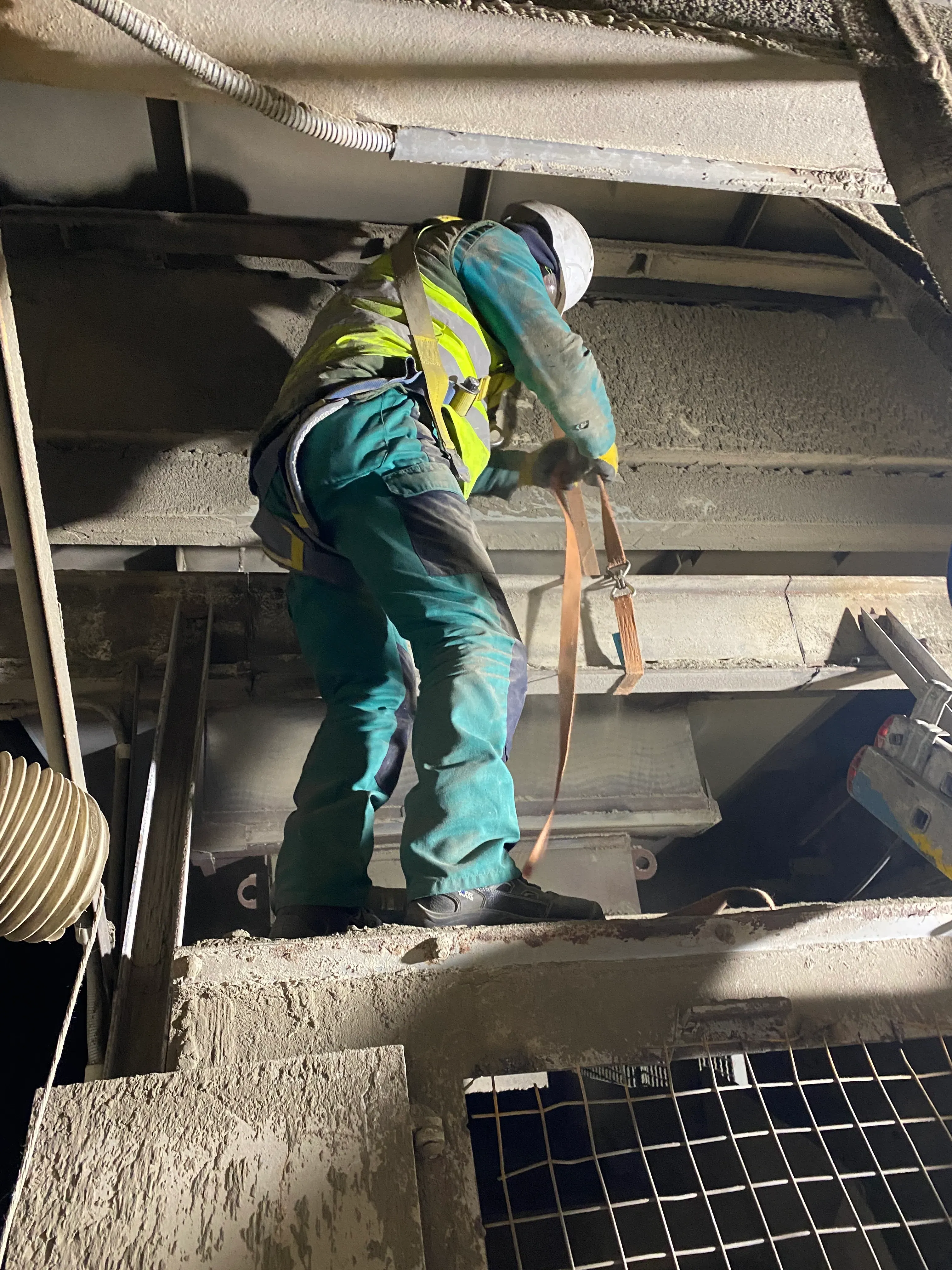 Montáž dopravníka - elektroinstalačcia