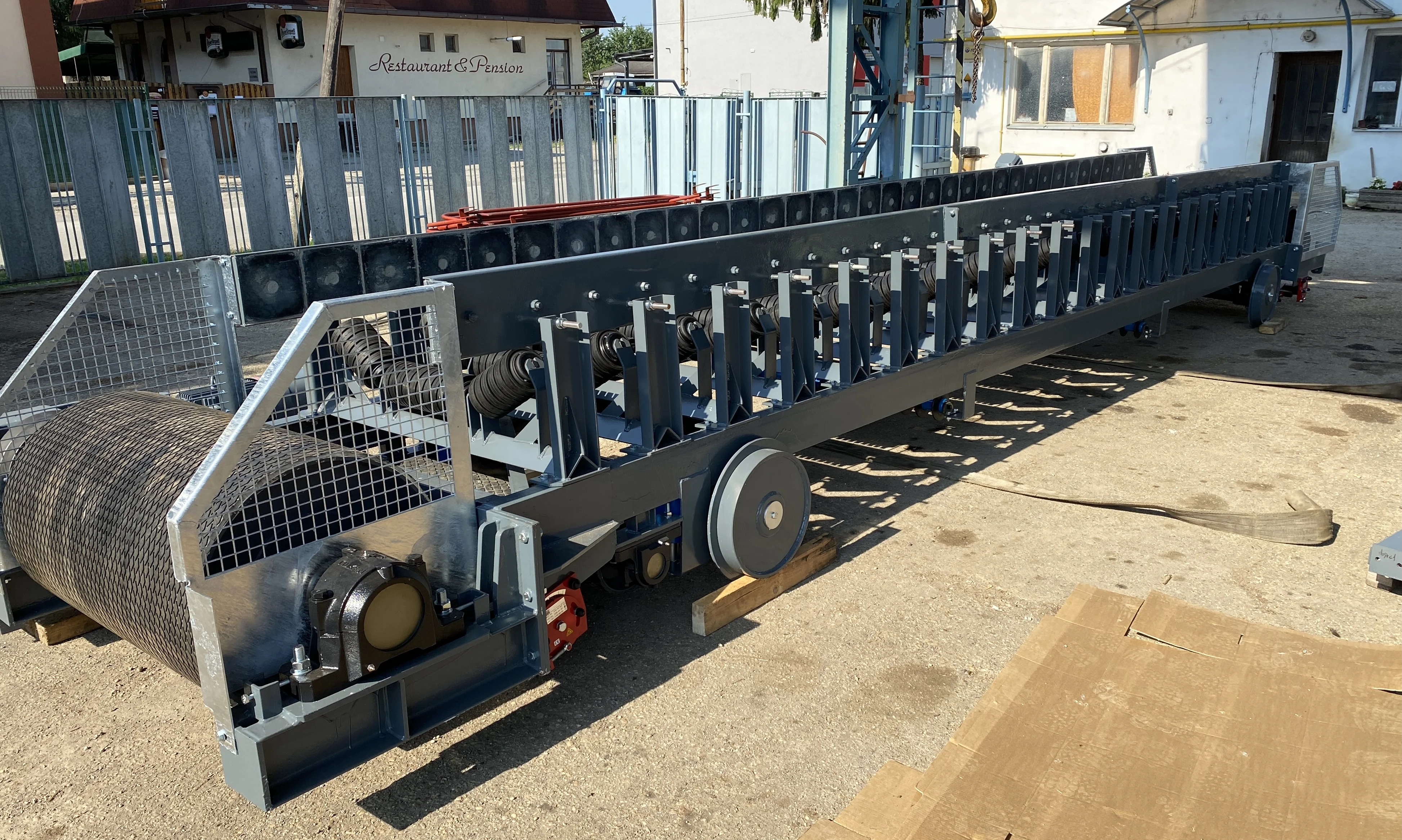 Pásový dopravník ROLLER - realizácia 6 - modulárna konštrukcia pre sypké materiály