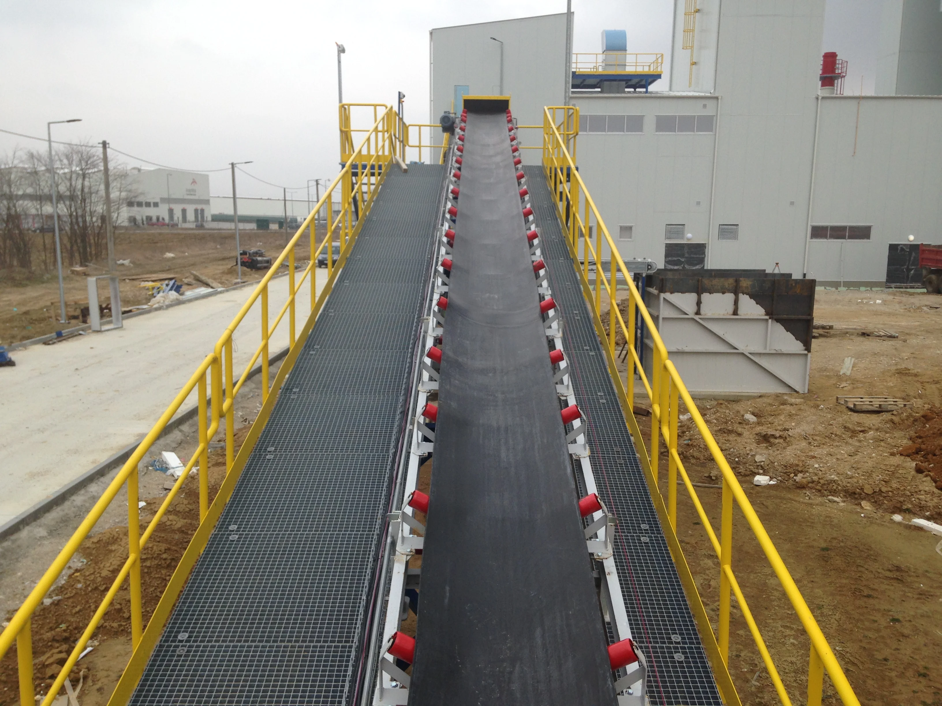 Pásový dopravník ROLLER - realizácia 9 - modulárna konštrukcia pre sypké materiály