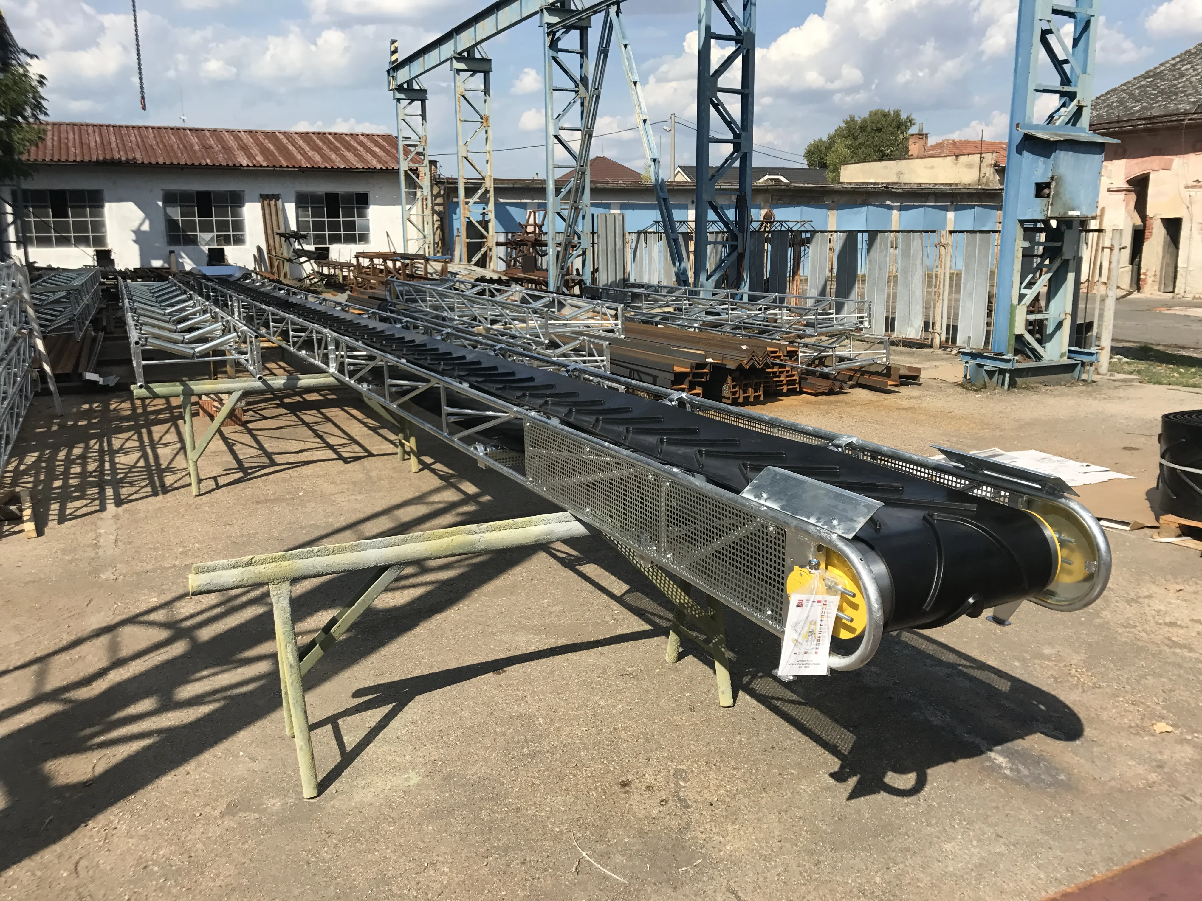 Pásový dopravník ROLLER - realizácia 13 - modulárna konštrukcia pre sypké materiály