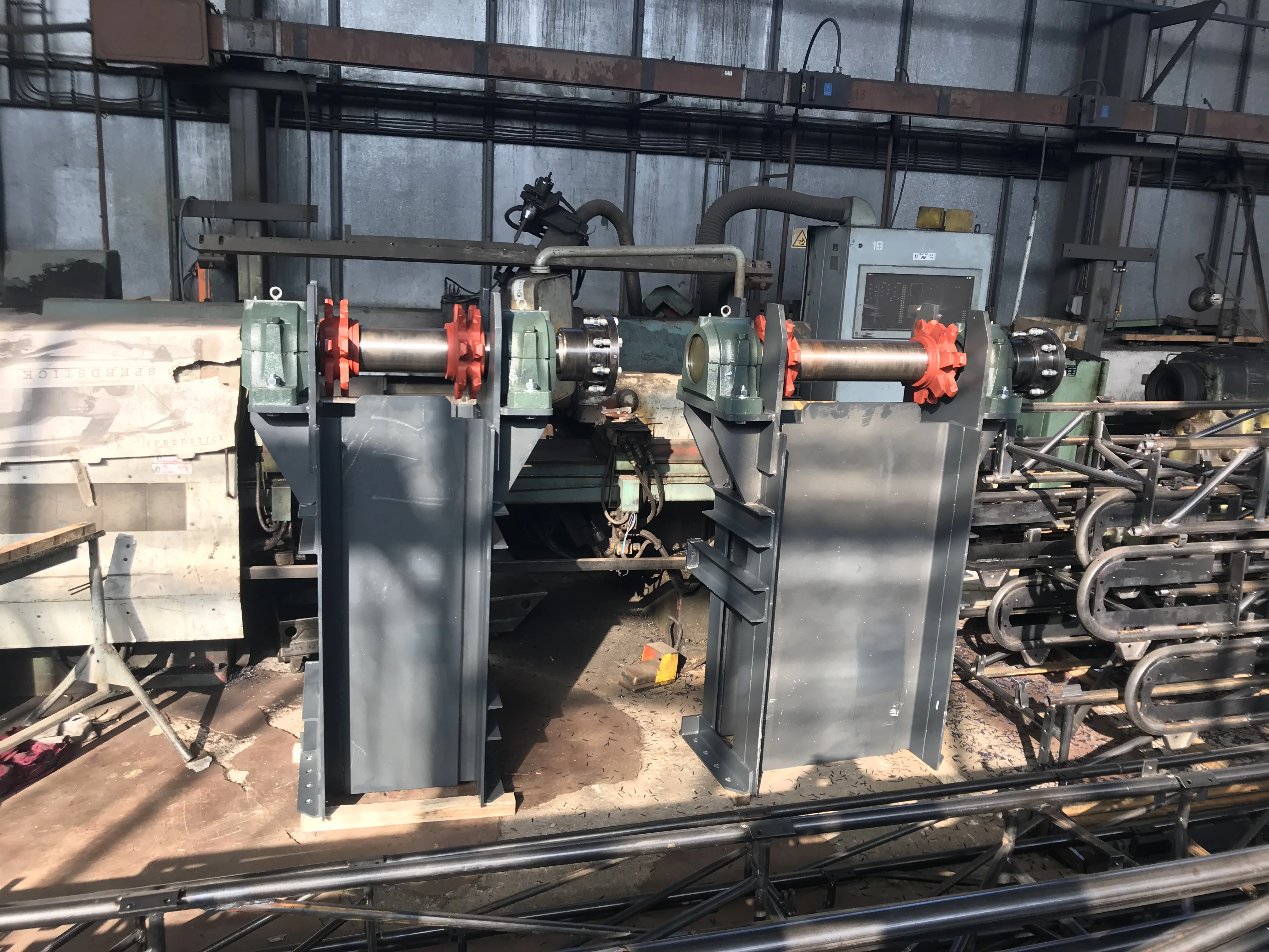 Reťazový dopravník ROLLER - realizácia 7 - ťažké prevedenie pre hutníctvo a priemysel