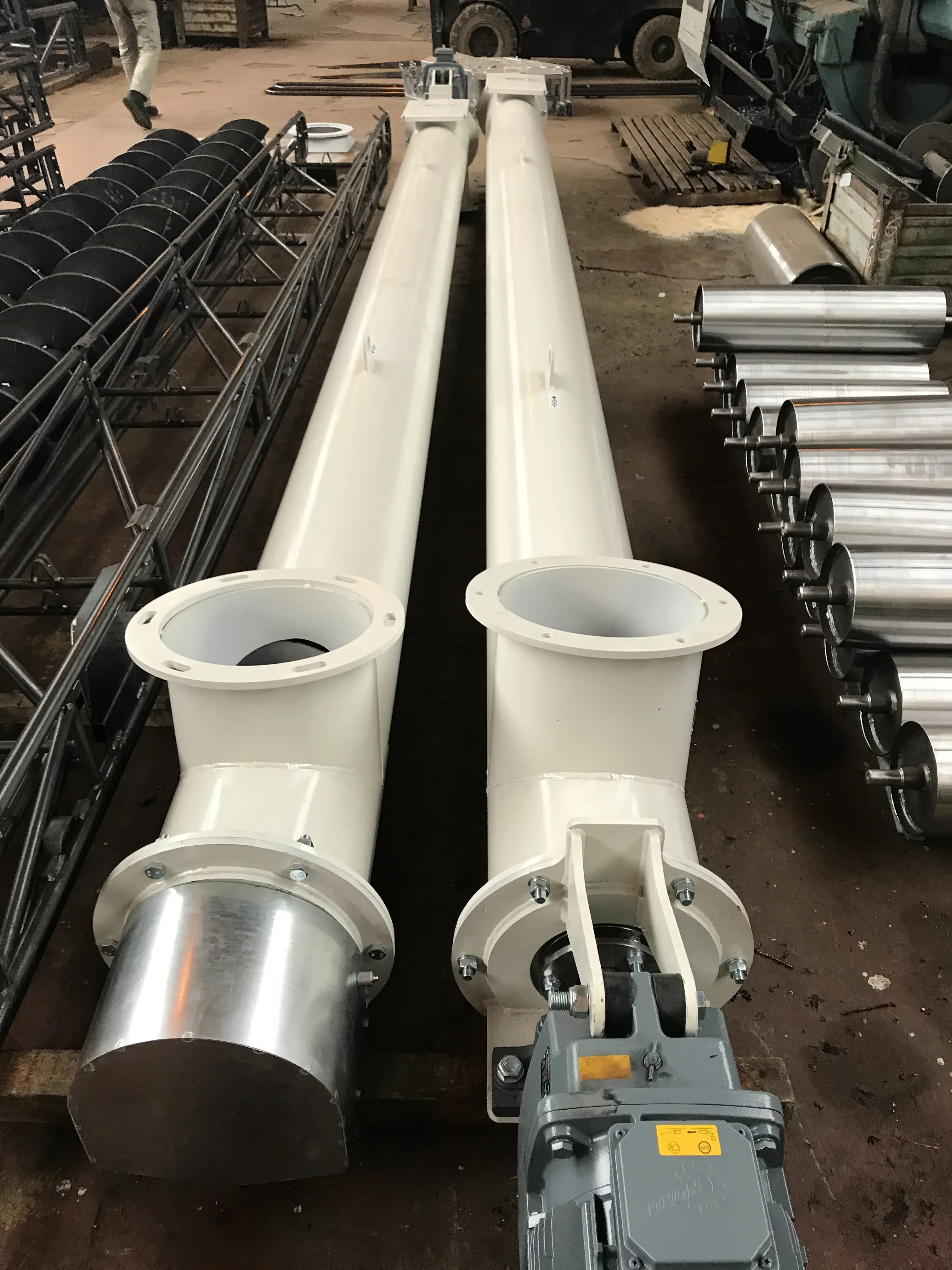 Šnekový dopravník ROLLER - realizácia 2 - uzavretý systém pre sypké materiály