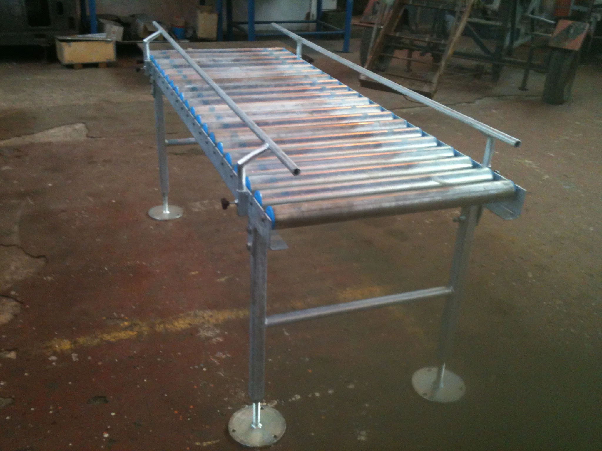 Valčekový dopravník ROLLER - realizácia 3 - modulárna konštrukcia pre paletovú prepravu